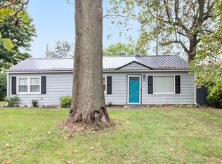 104 N Hamilton Dr, Buchanan, MI 49107