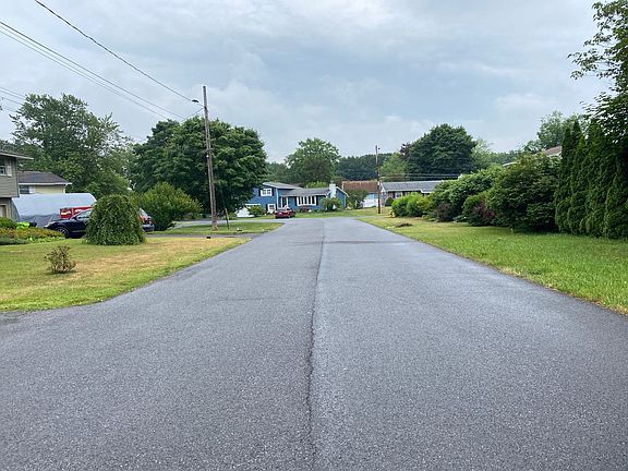 4th image of 219 Park Ln