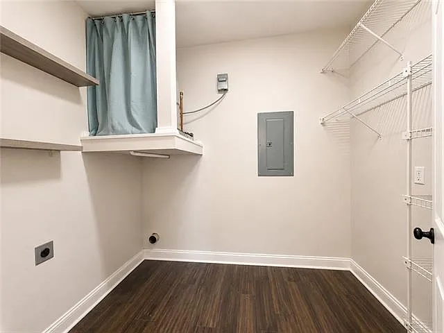 2735 Village Ct — Photo 28