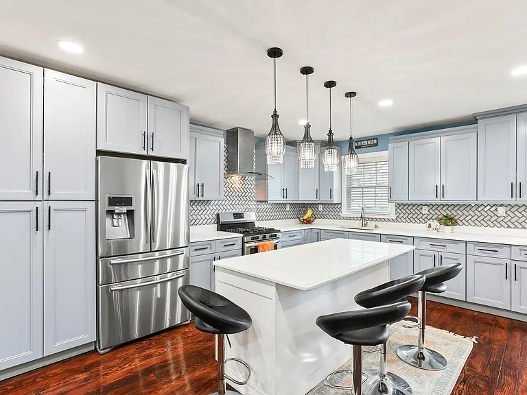 234 Howell St — Photo 12