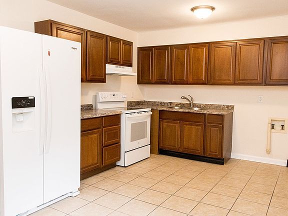 5th image of 2410 Hickory Valley Rd Unit 2410