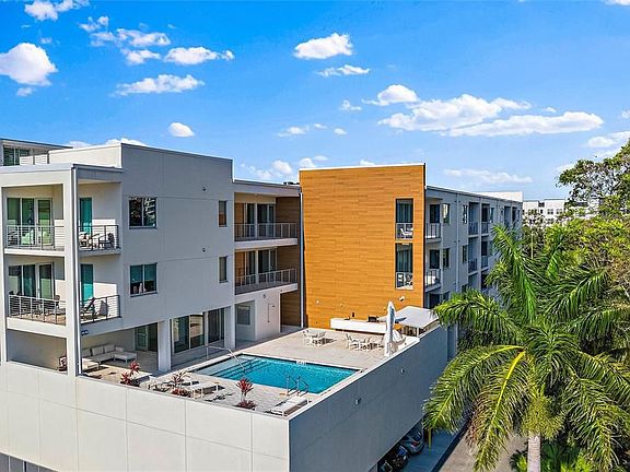 2nd image of 332 Cocoanut Ave #507