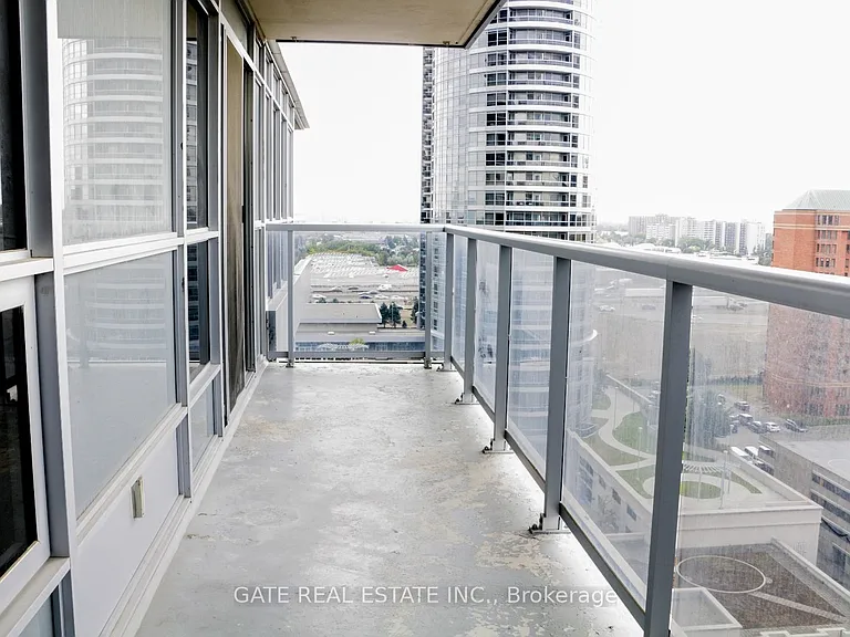 151 Village Green Sq #1404 — Photo 12