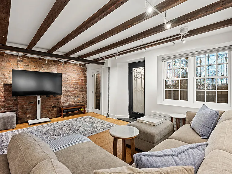 197 W Houston St #Townhouse 1 — Photo 4