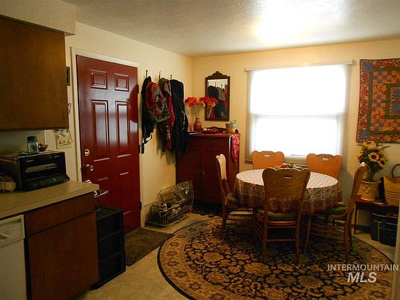 3rd image of 476/478 W Boyde Ave