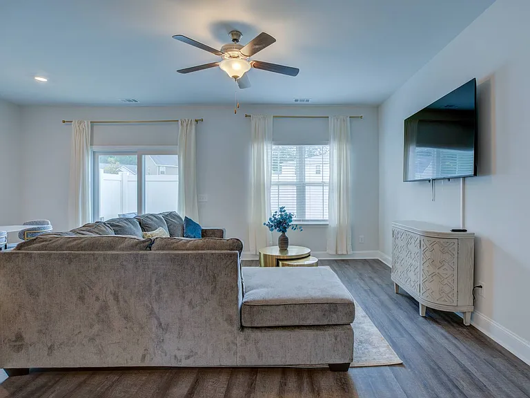 Governor Treutlen Cir — Photo 10
