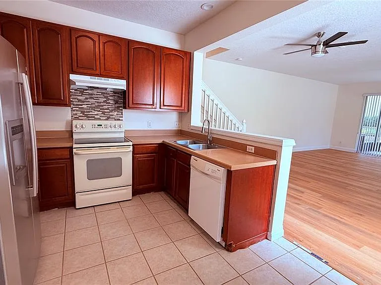 2529 Galliano Cir — Photo 8