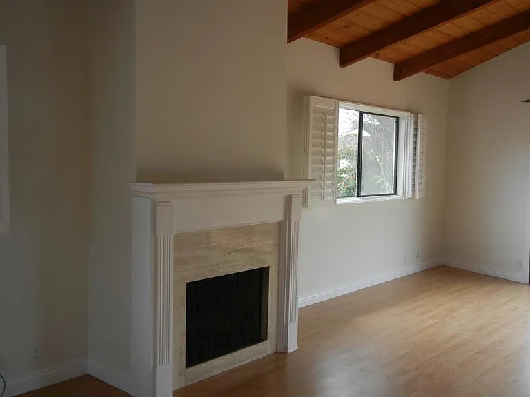160 Melrose Ave — Photo 10