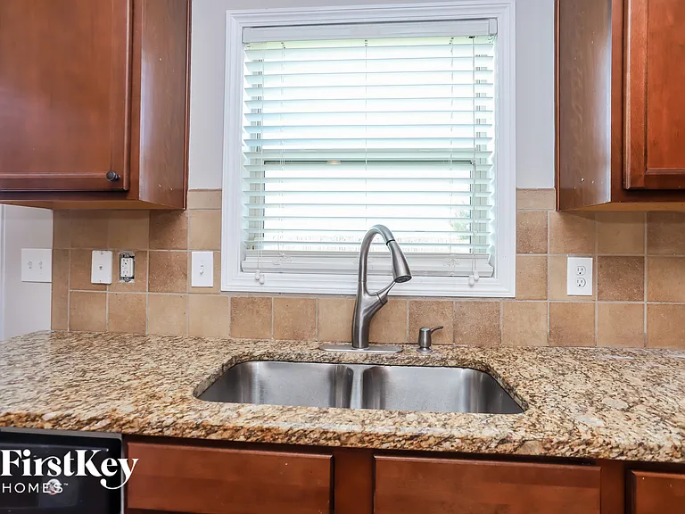 224 Woodmill Way SW — Photo 7