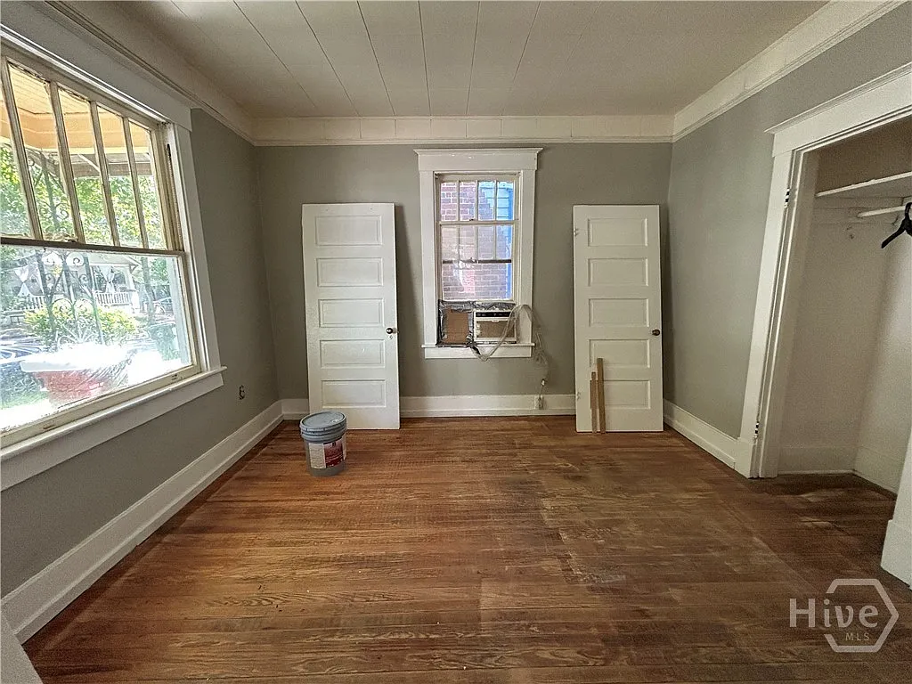 4 bed, 1.0 bath, 1600 sqft, $1,700 — Photo 3