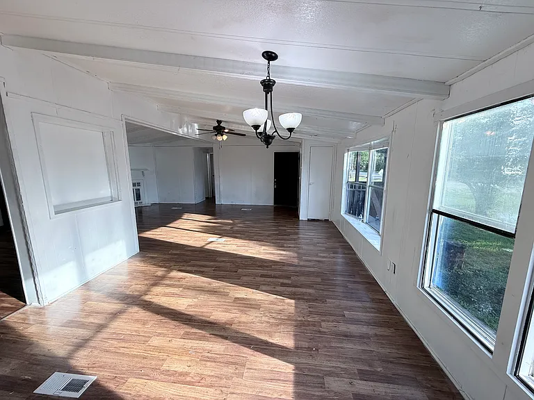 111 King Rd — Photo 5
