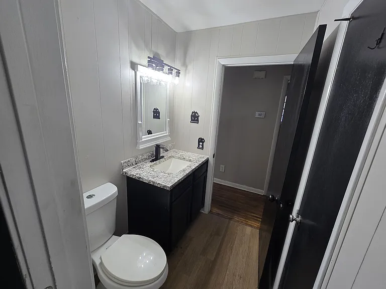 1102 Shoreham Dr — Photo 17