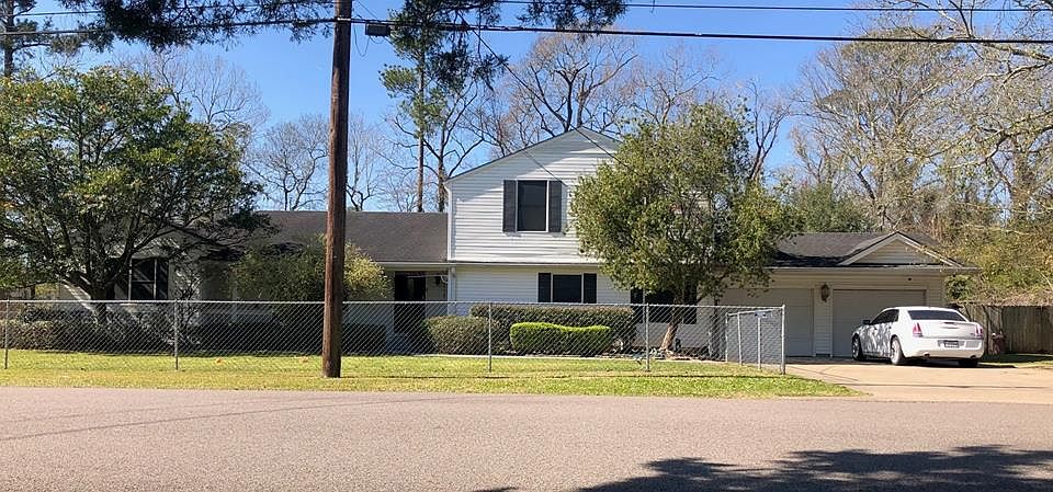 1st image of 2001 Central Dr
