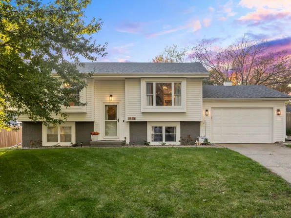 1115 Holly Dr, Norwalk, IA 50211