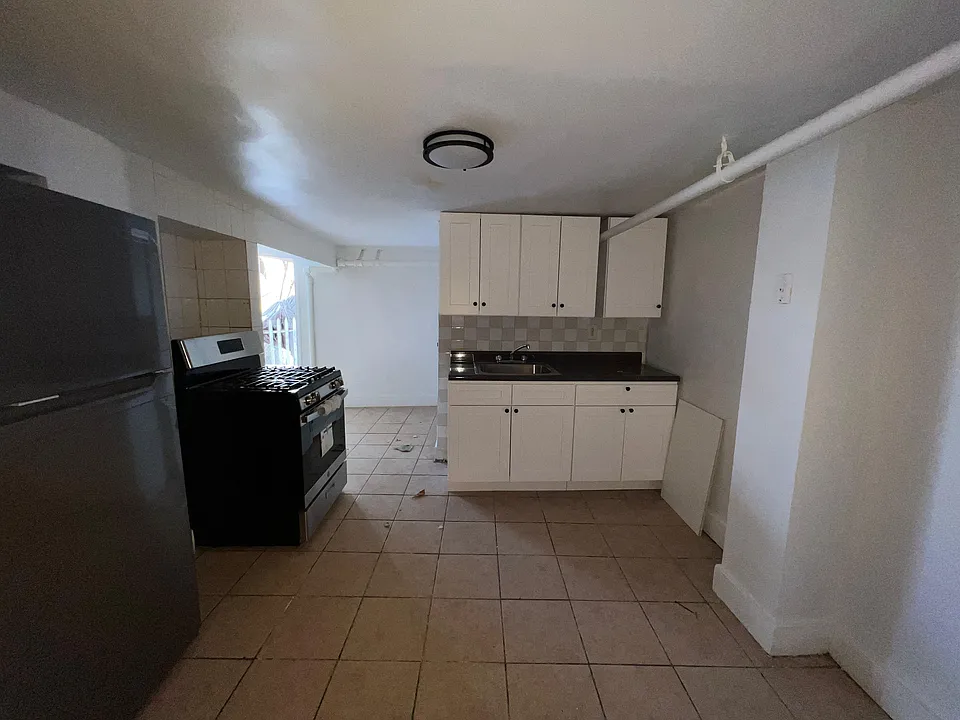 327 Randolph Ave #B1
