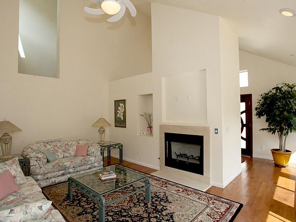 2nd image of 2430 Lake Blvd