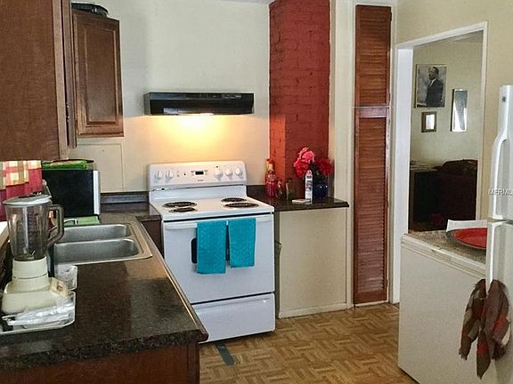 4th image of 2308 Grove St S