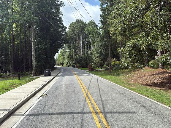 5th image of 4255 Ben Hill Rd