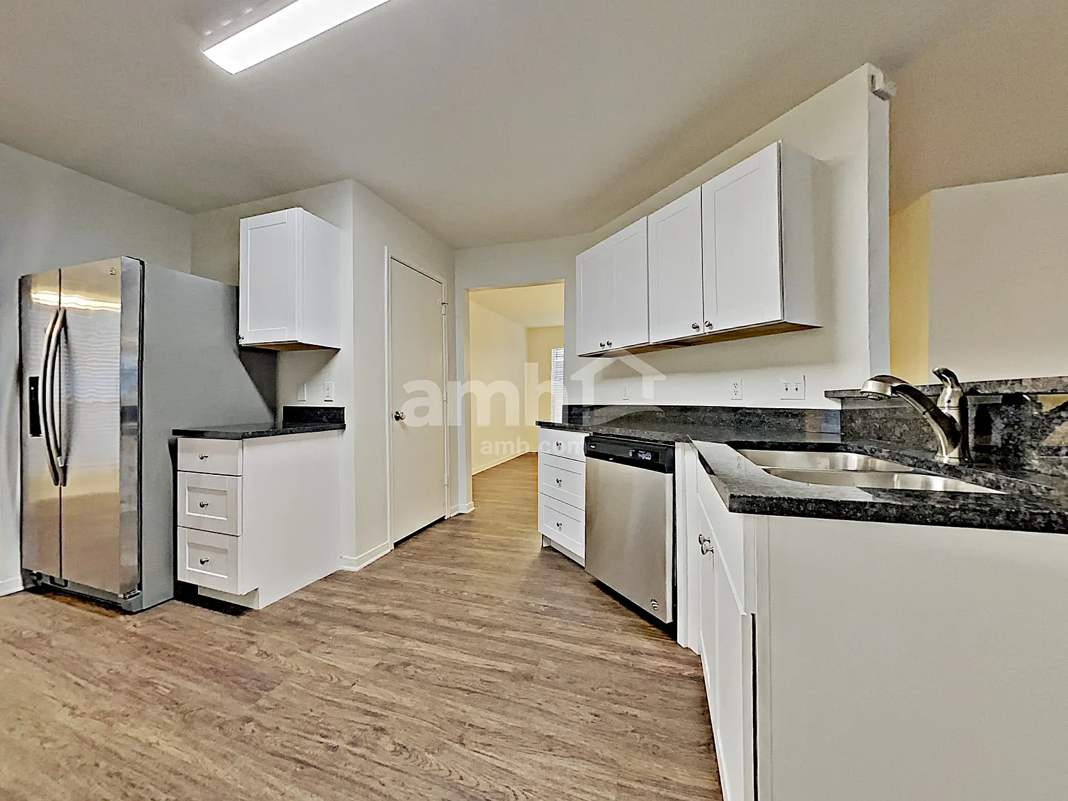 4 bed, 2.5 bath, 2375 sqft, $2,350 — Photo 3