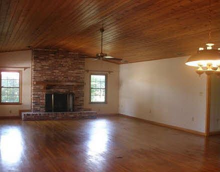 3rd image of 547 Clubhouse Dr