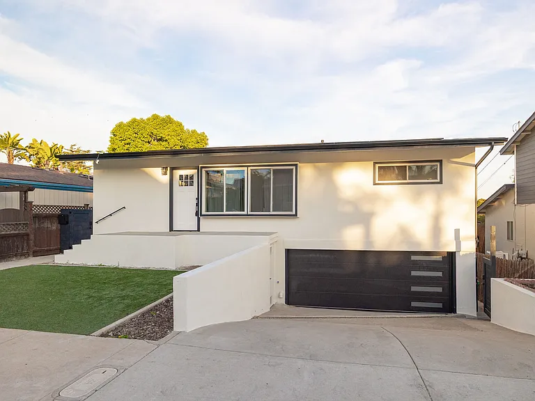2807 Dale St — Photo 35