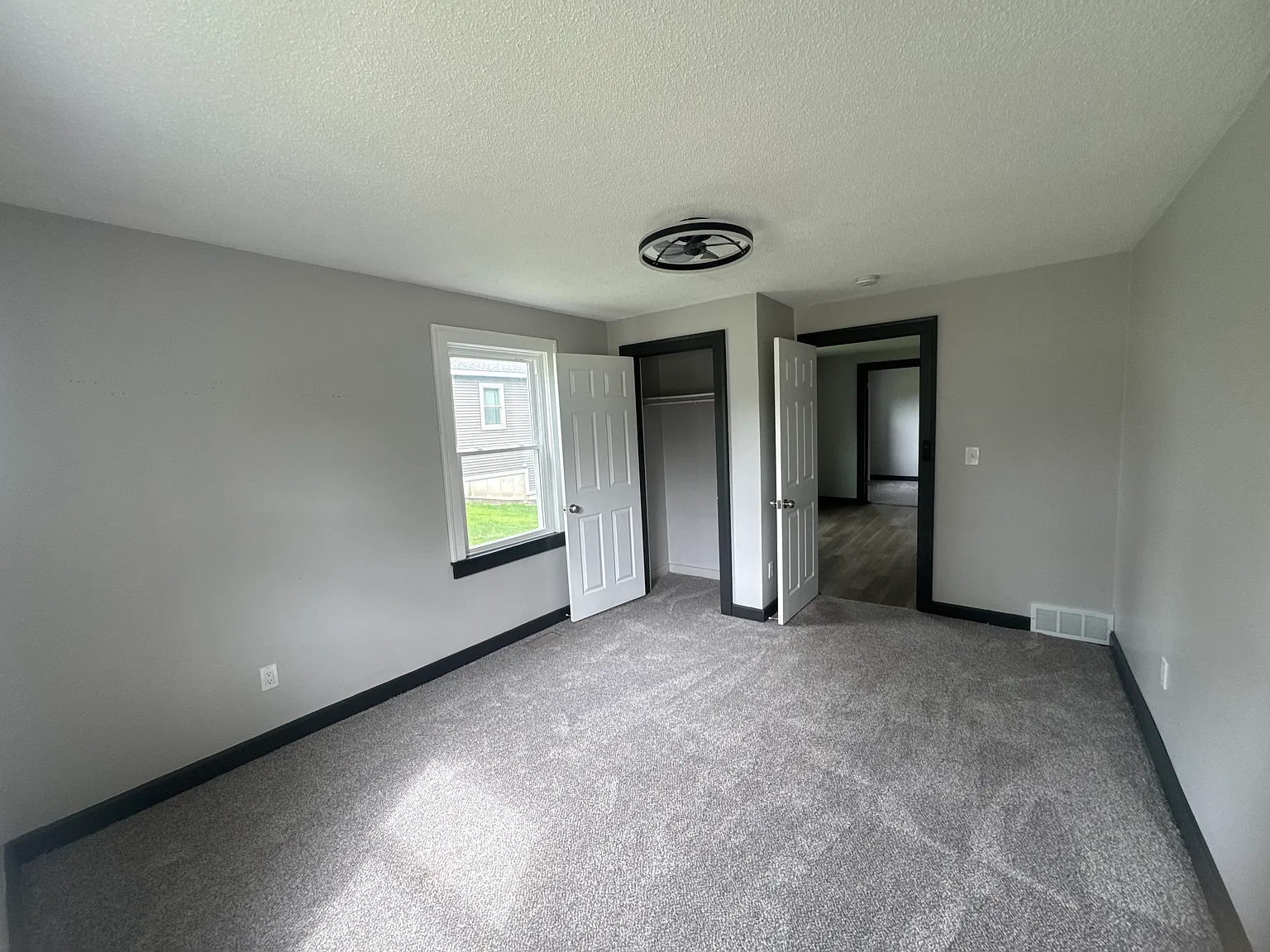 2 bed, 1100 sqft, $1,200 — Photo 4