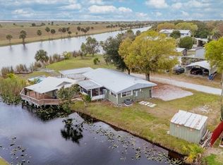 1083 Sunset Ln, Moore Haven, FL 33471