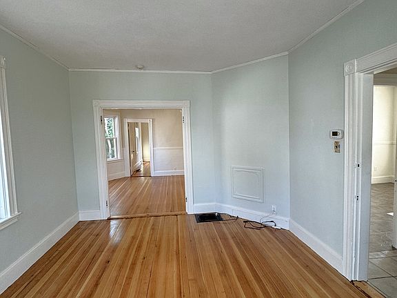 3rd image of 28 Lawrence St #1