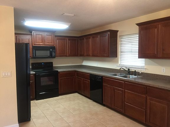 5th image of 162 SE Townhomes Blvd