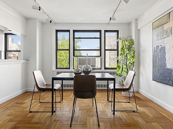 4th image of 152 E 94th St APT 8D