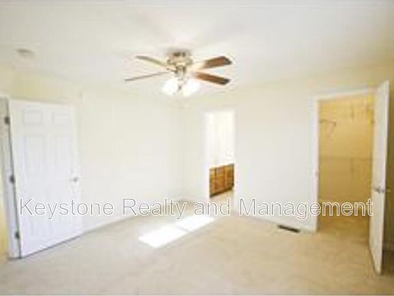 5th image of 727 Shetland Dr