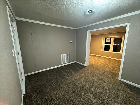 4th image of 1200 E 23rd St S
