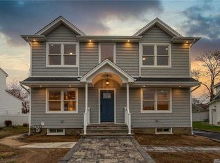 53 Homecrest Ct, Oceanside, NY 11572