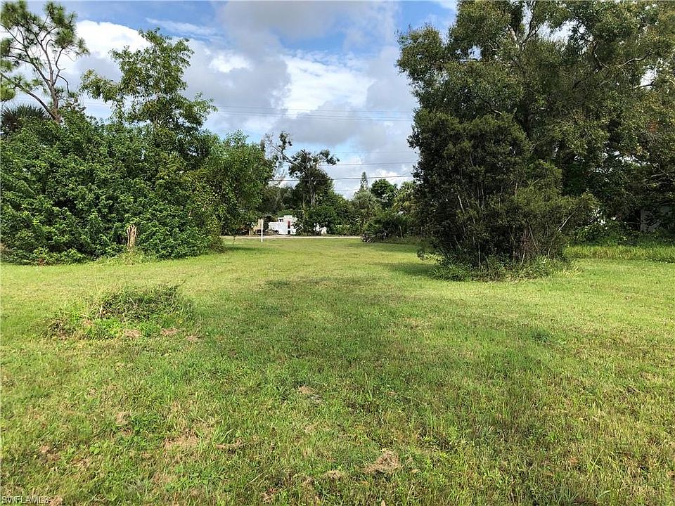 2nd image of 5256 Maple Ln