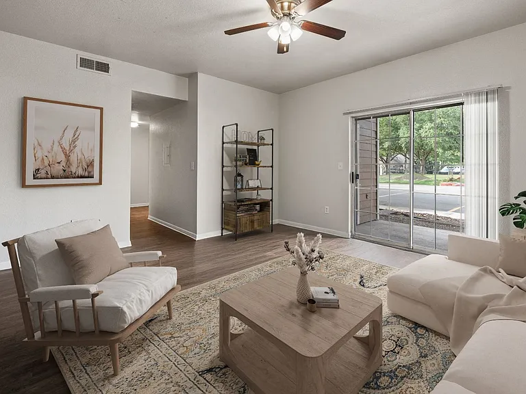River Oaks Villas Apartments — Photo 10