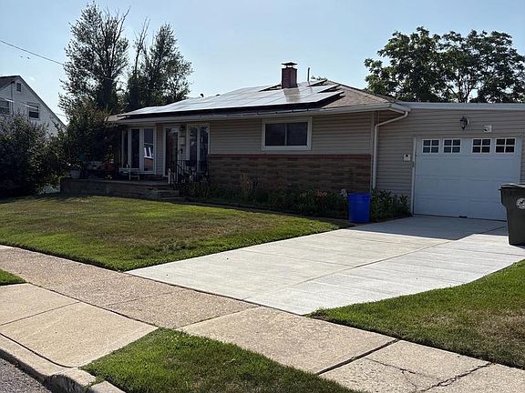 2nd image of 13 Lamont Rd