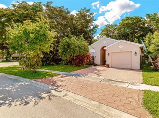 11950 SW 19th St, Miramar, FL 33025