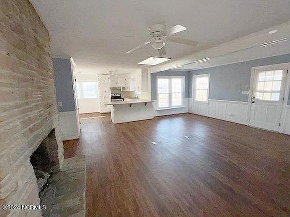 4th image of 2110 Southview Dr
