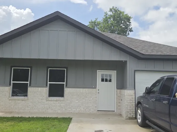 803 Jones St, Greenville, TX 75401