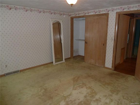 3rd image of 381 Parkhurst Blvd
