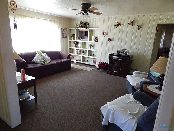 5th image of 614 Douglas Dr