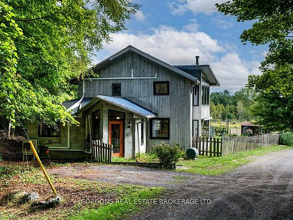 4th image of 1084 Moon Rd