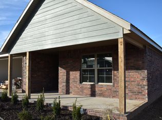 84 E Joliet St, Farmington, AR 72730