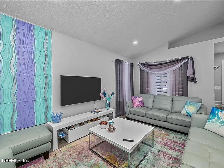 232 Nesmith Ave — Photo 15