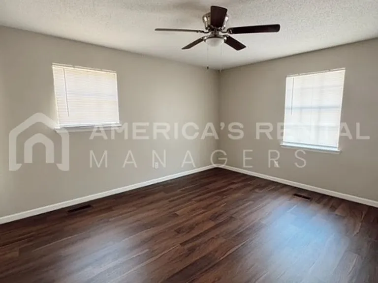 5433 Faucett Rd — Photo 12