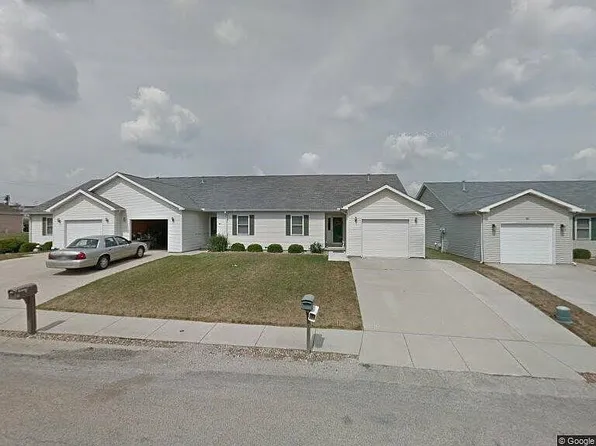 87 Cedar Dr, Clinton, IL 61727