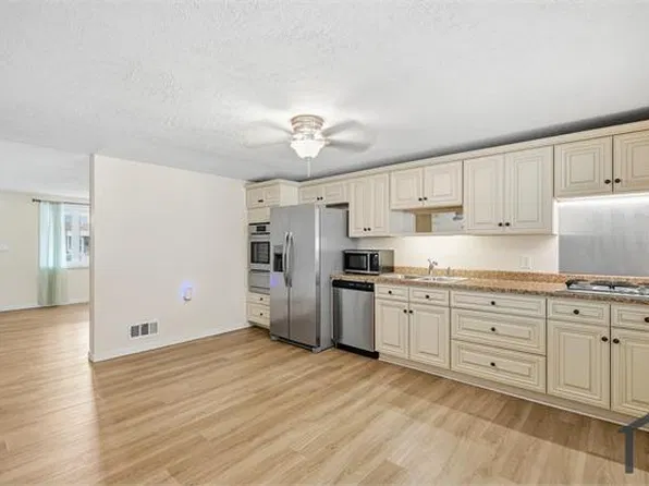 7858 Saint Claire Ln, Dundalk, MD 21222