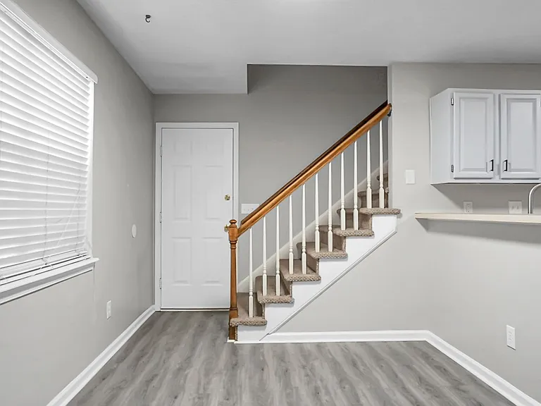 117 Saint Awdry St — Photo 24
