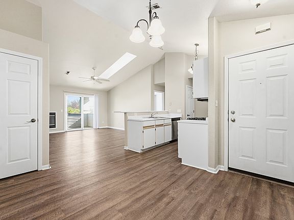 2nd image of 1101 Linden Ln #1162