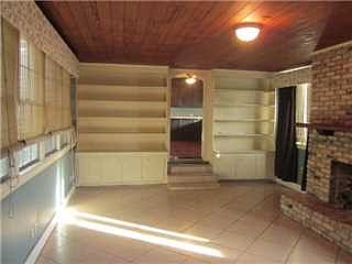 3rd image of 1334 Iberia St